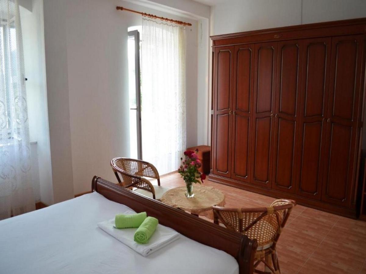 Holiday Home Carevic Gornja Brela Dış mekan fotoğraf